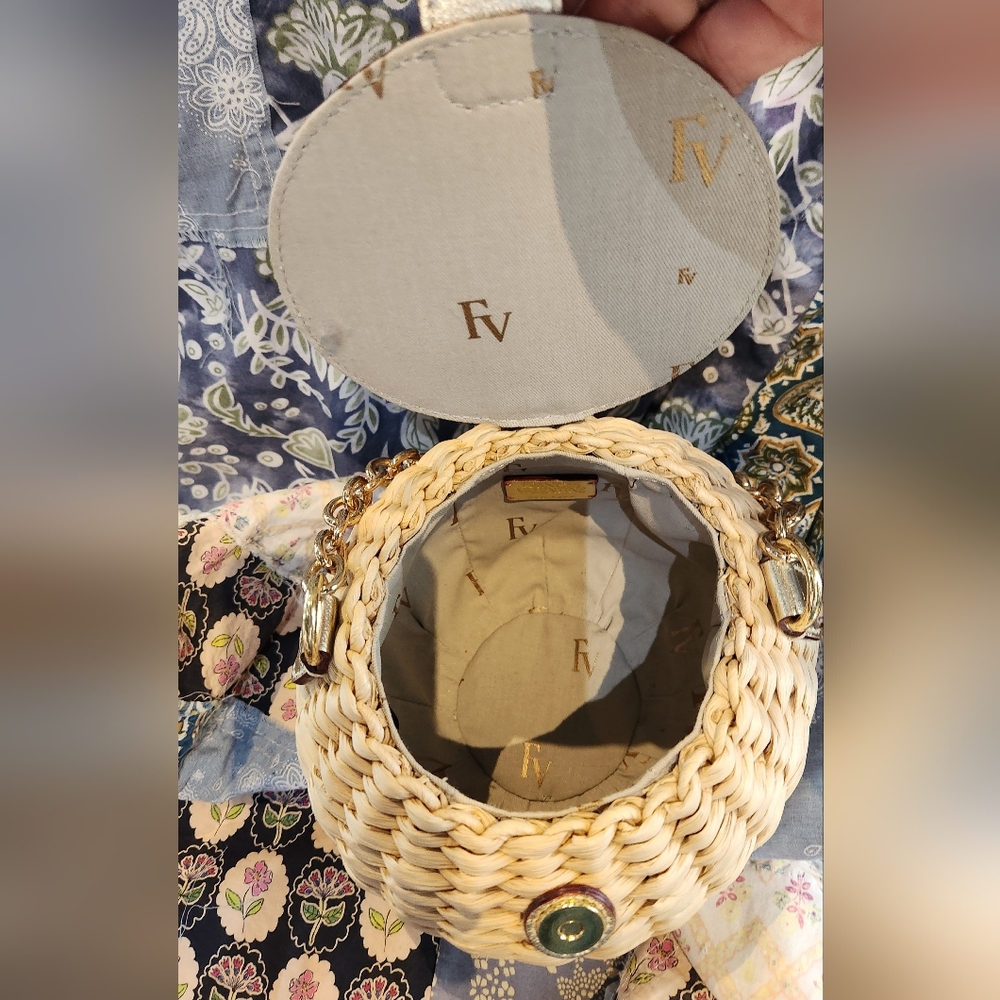 Frances Valentine Honeypot Wicker Round Purse in Tan And Gold - Picture 7 of 9